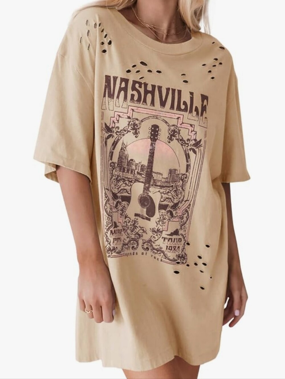 NWOT Distressed Nashville Graphic Tee. Large